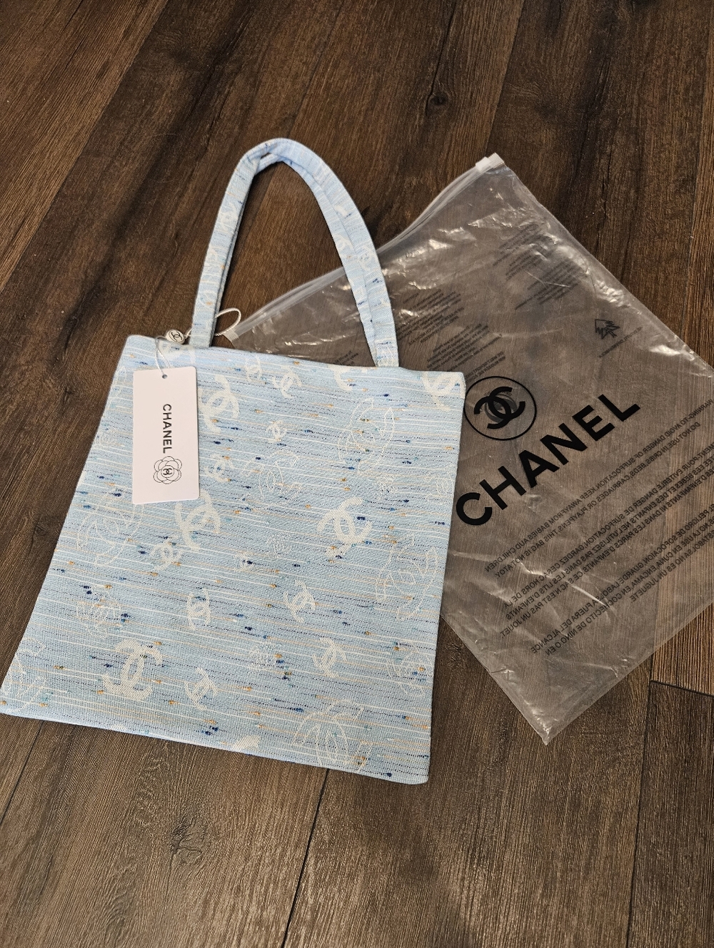 NIP CHANEL Beauty Light Blue Tweed Lined Snap Closure Logo Tote GWP